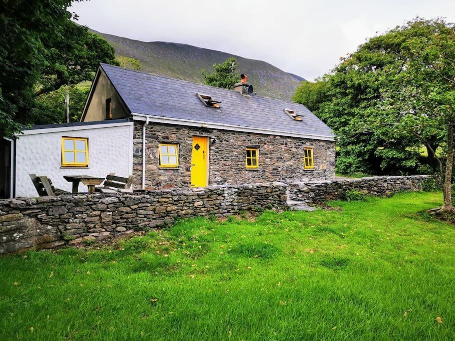 Cottage Skelligs Coast, Ring Of Kerry Cahersiveen Exterior photo
