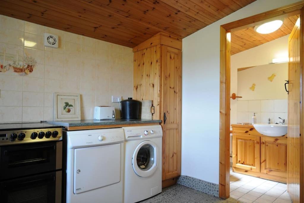 Cottage Skelligs Coast, Ring Of Kerry Cahersiveen Exterior photo