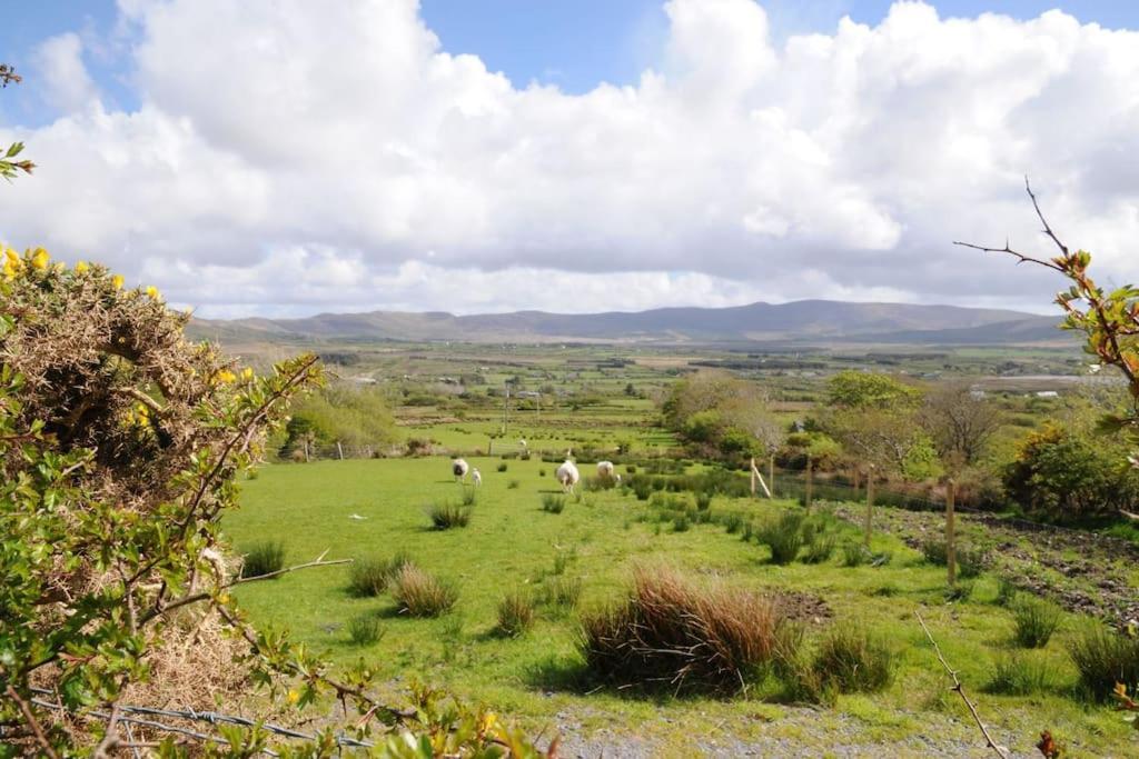 Cottage Skelligs Coast, Ring Of Kerry Cahersiveen Exterior photo