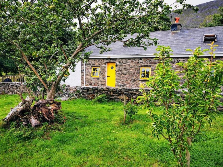 Cottage Skelligs Coast, Ring Of Kerry Cahersiveen Exterior photo